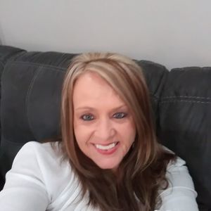 Meet your Posher, Candace